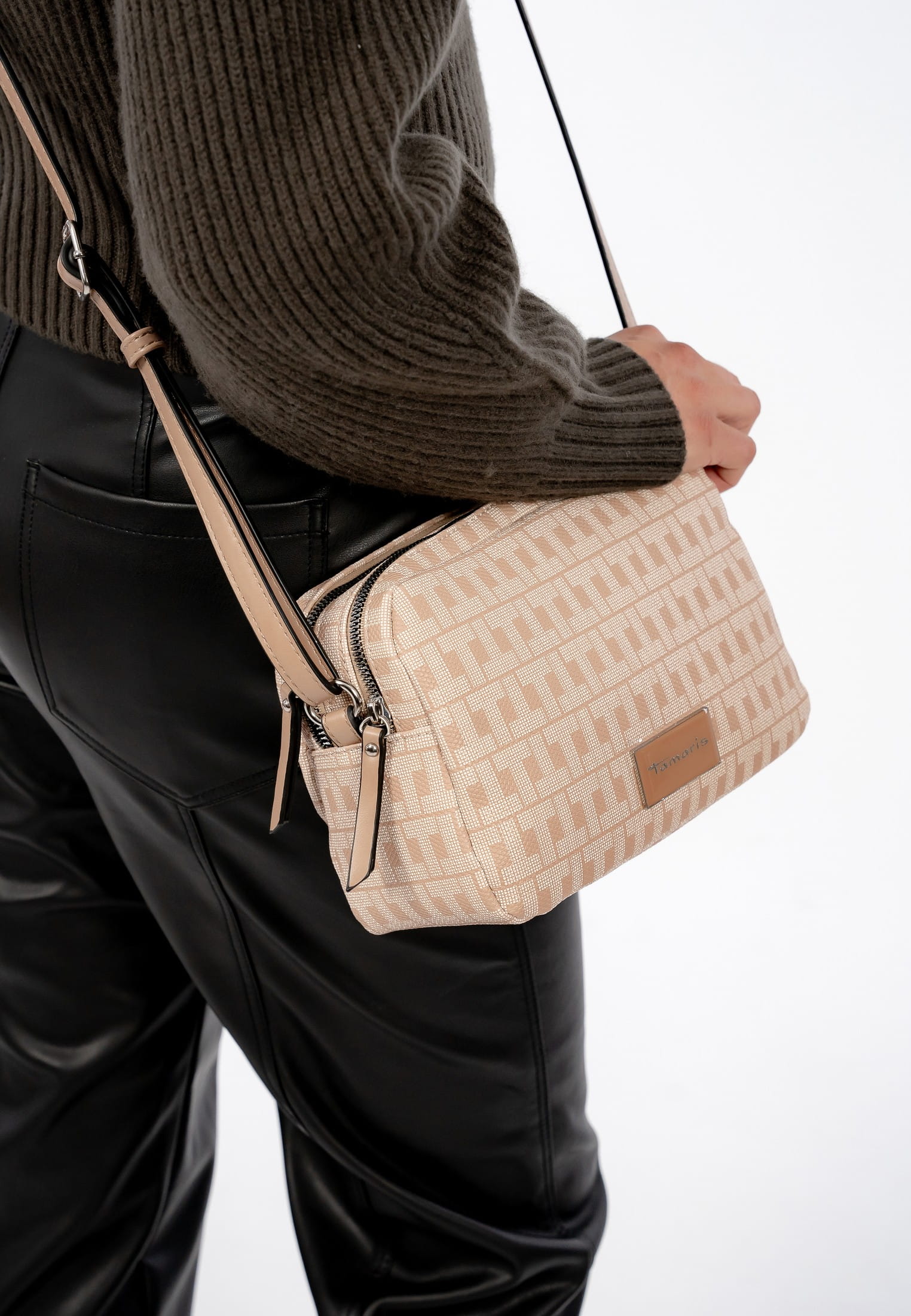 Tamaris Umhängetasche Jody mittel Beige 31983420 sand 420