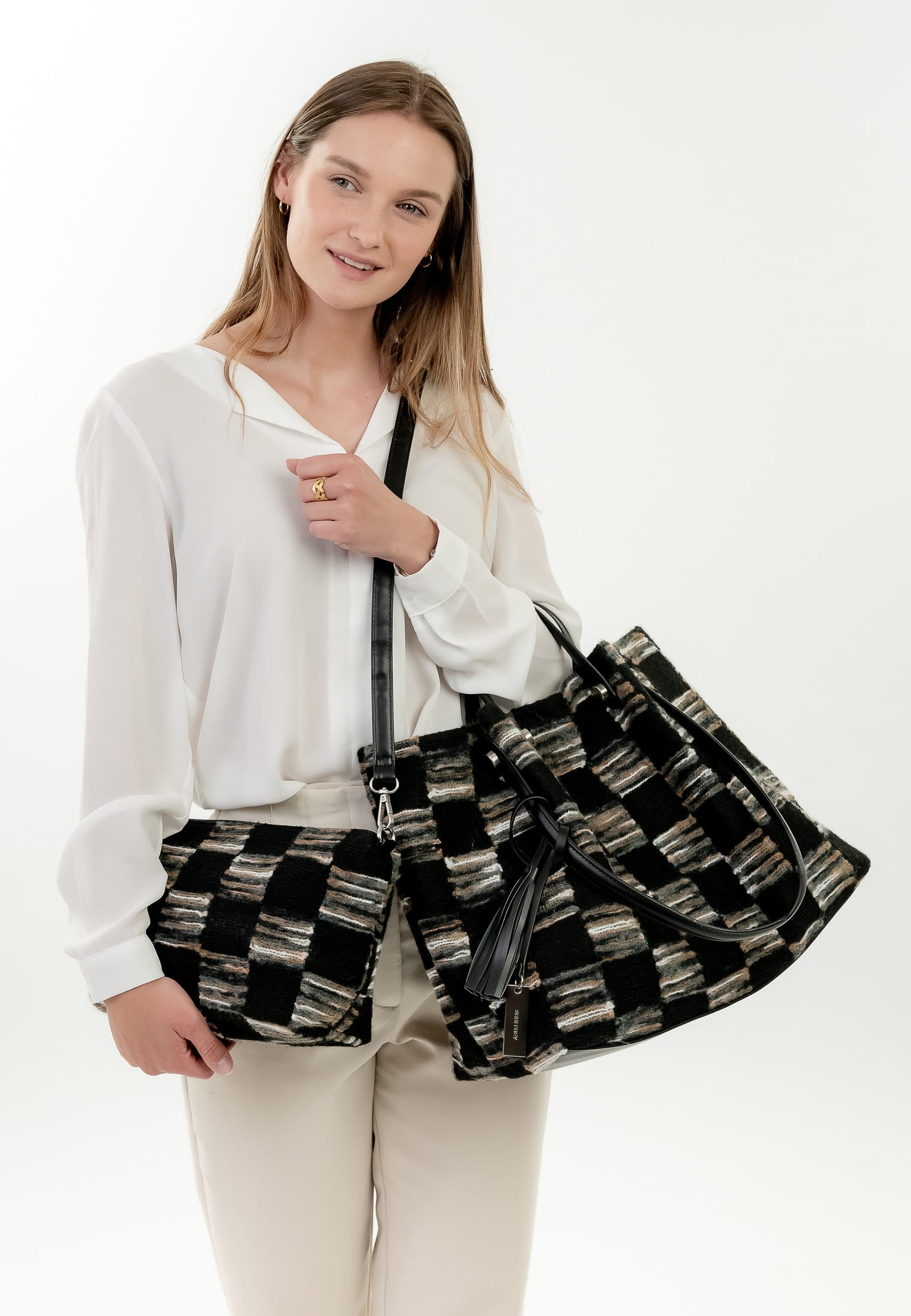 SURI FREY Shopper July groß Schwarz 13910102 black brown 102