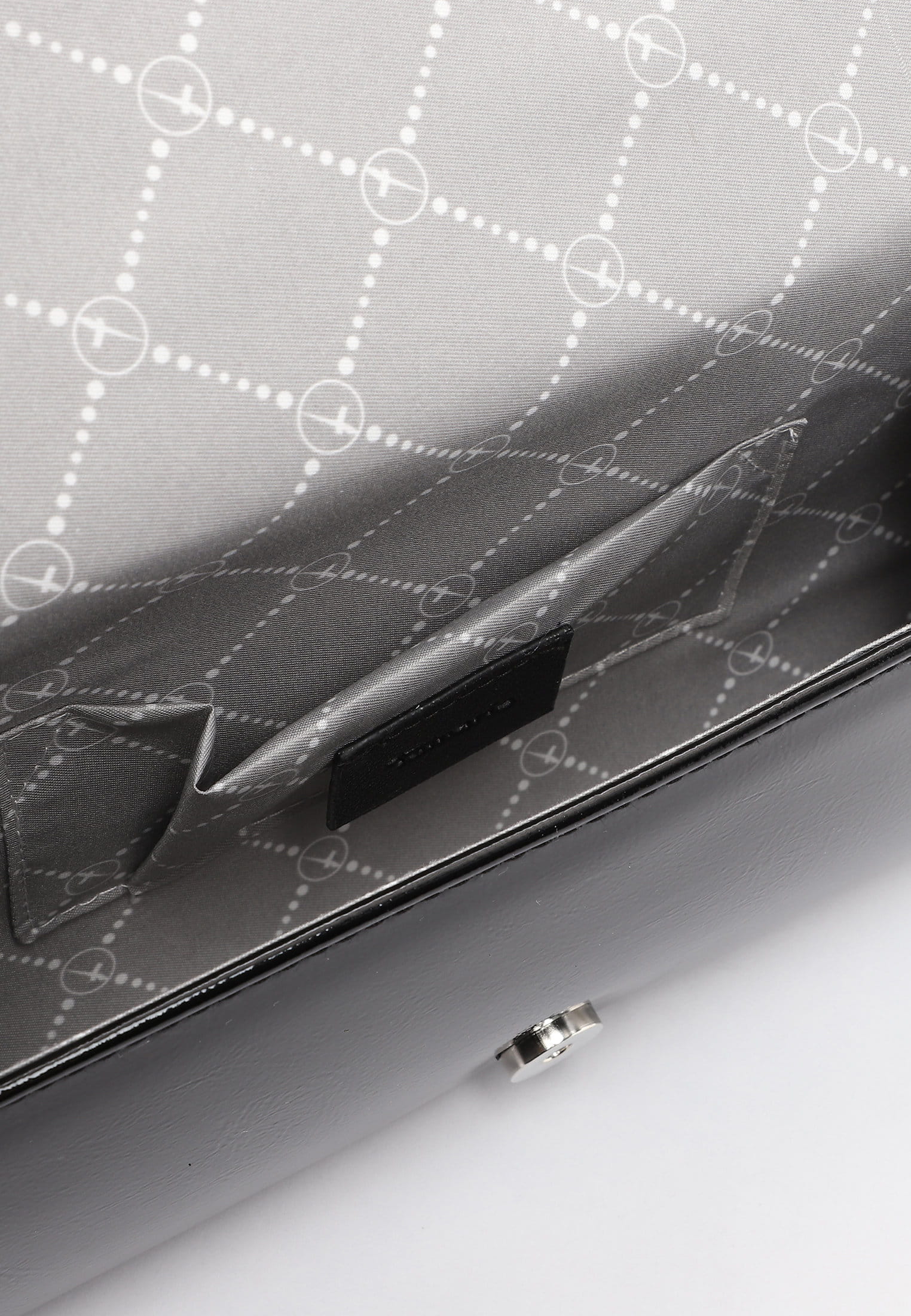 30453199_05 Tamaris Clutch Amalia Schwarz 30453199 black-Lack 199