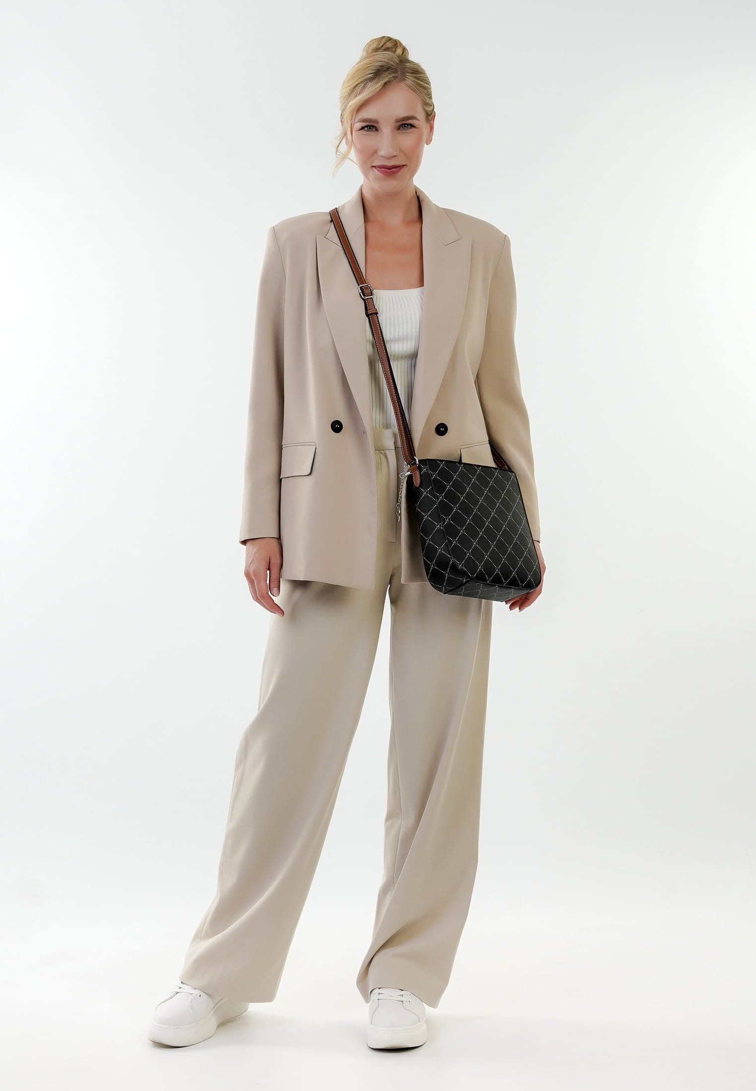 30103100_02 Tamaris Umhängetasche TAS Anastasia groß Schwarz 30103100 black 100