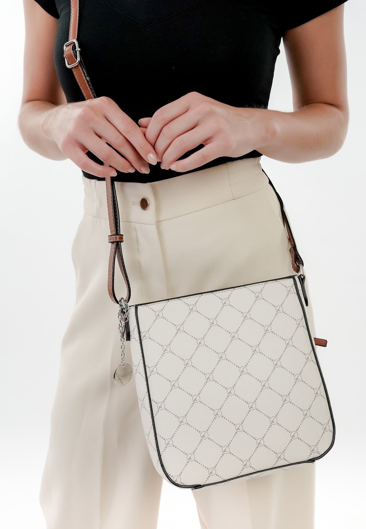 30103320_04 Tamaris Umhängetasche TAS Anastasia groß Grau 30103320 ecru 320