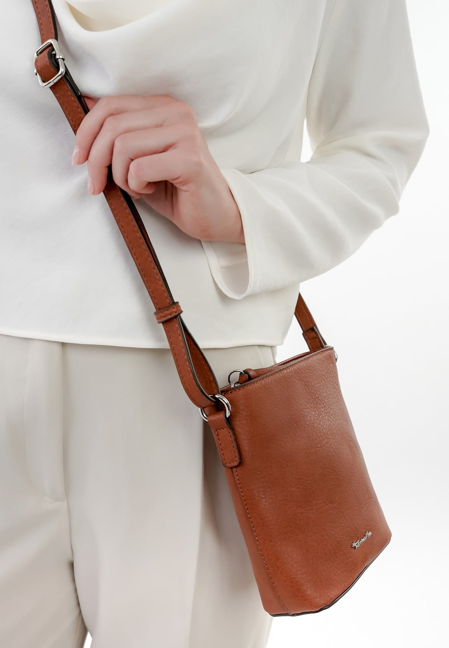 Tamaris Umhängetasche TAS Alessia klein Braun 30444700 cognac 700