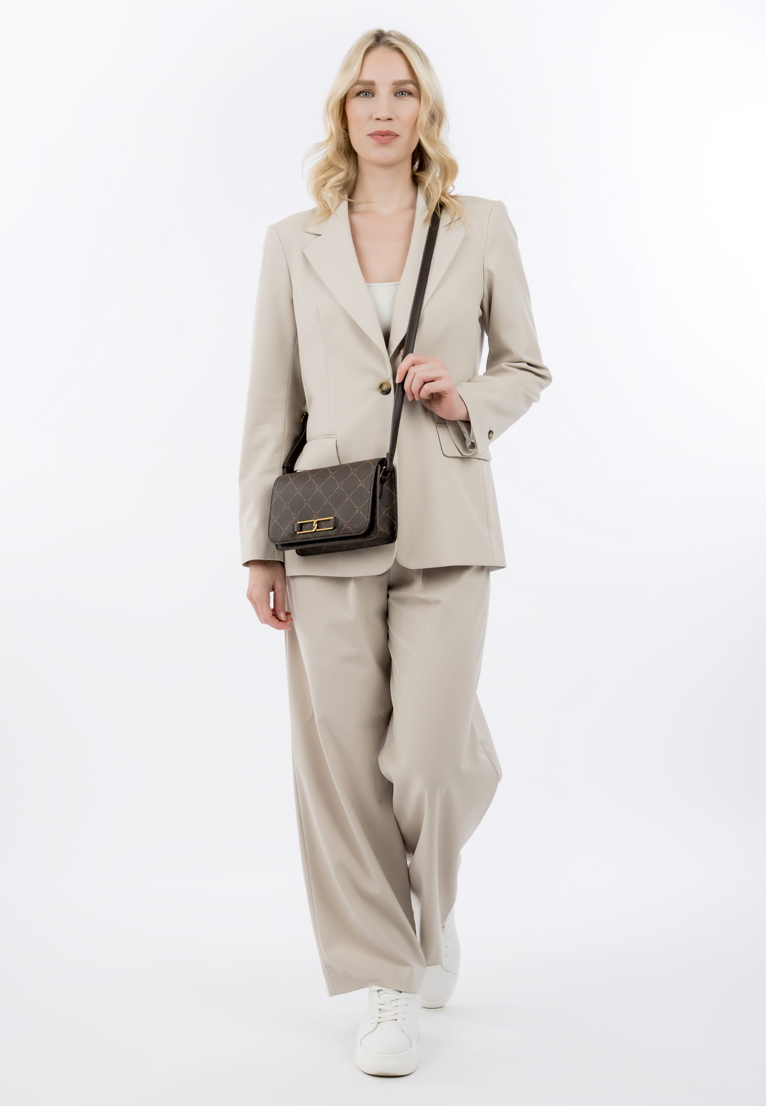 33361200_02 Tamaris Umhängetasche TAS Anastasia Chain klein Braun 33361200 brown 200