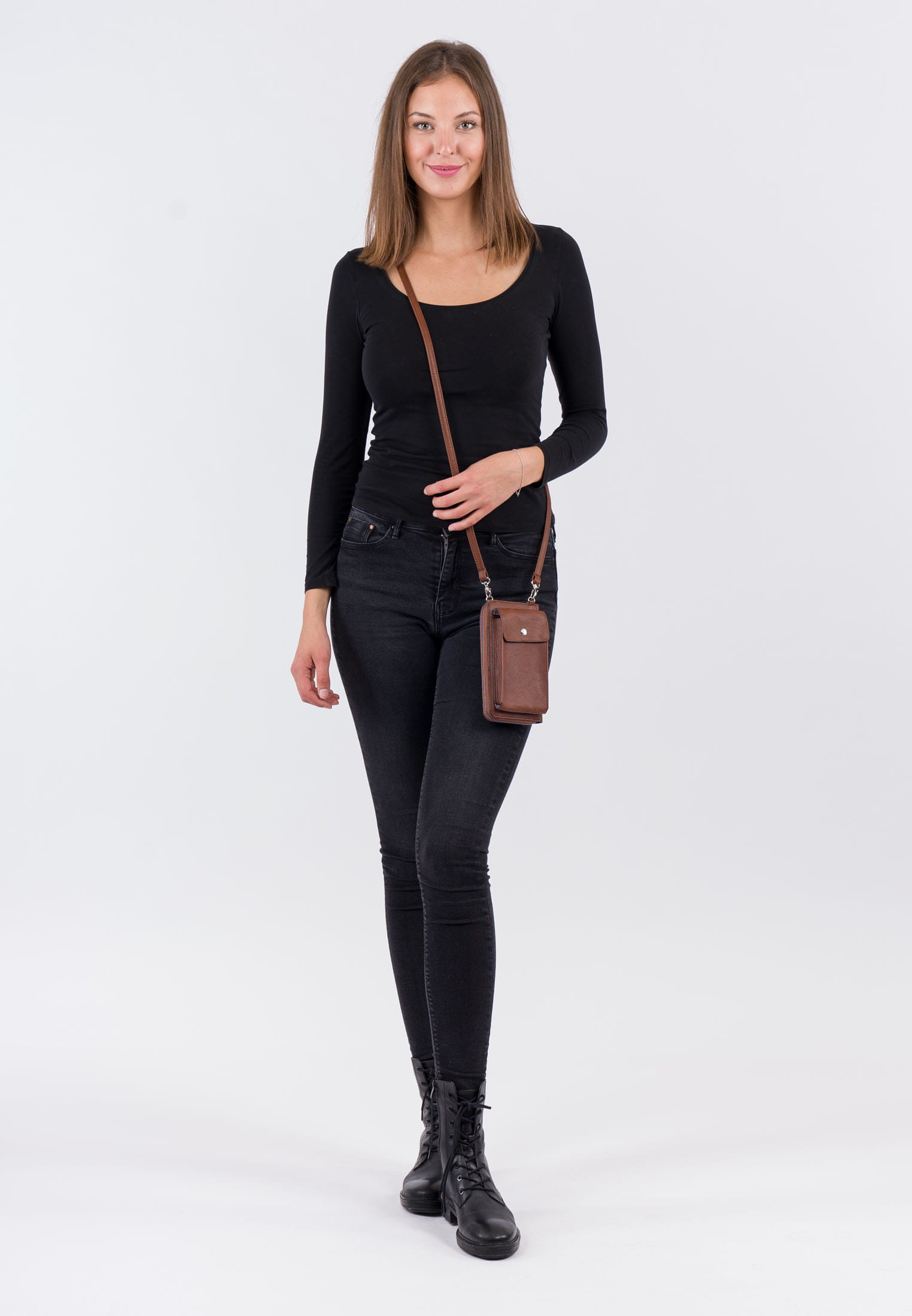 62483700_02 EMILY & NOAH Handyetui Emma Braun 62483700 cognac 700