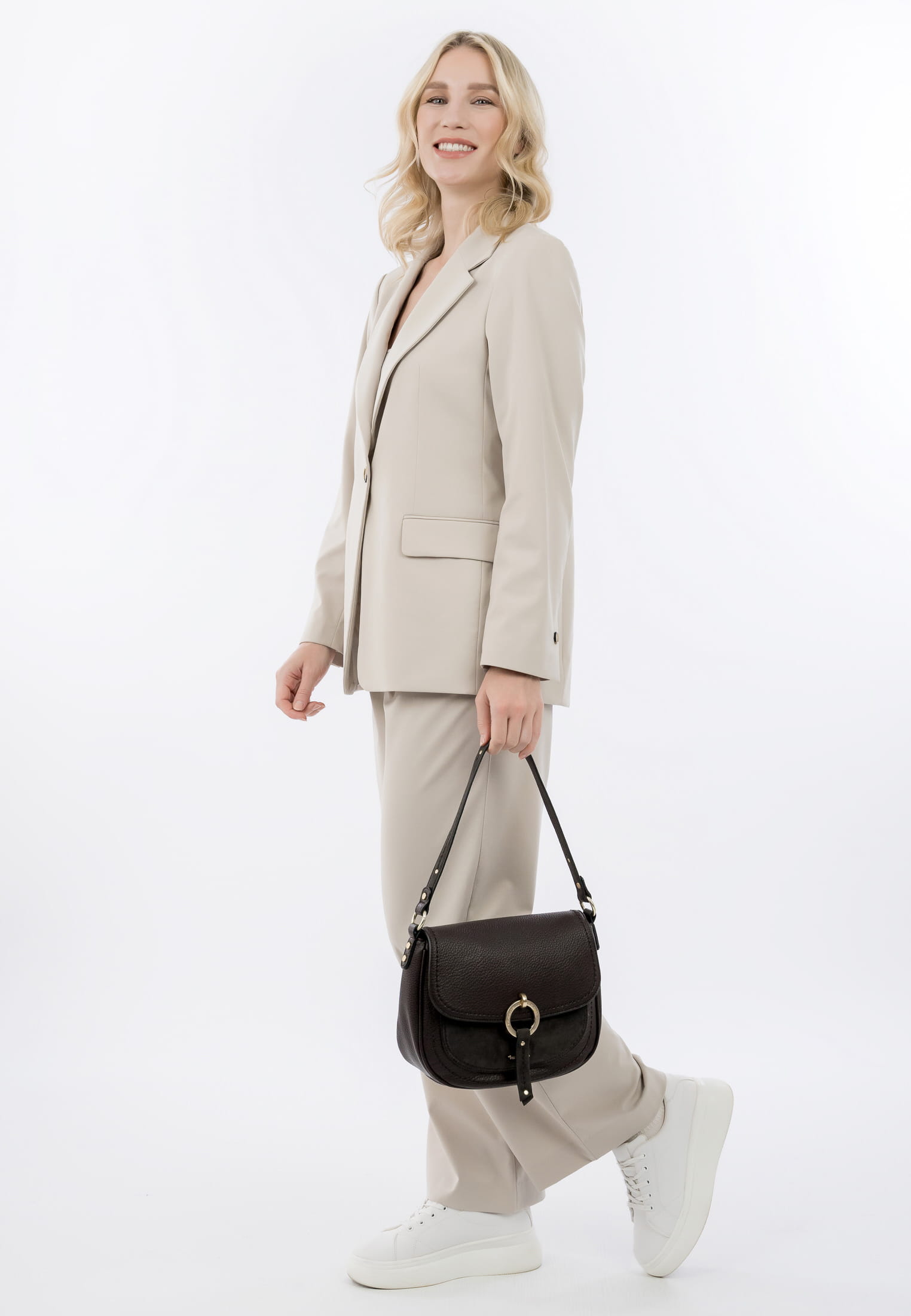 33244200_02 Tamaris Umhängetasche TAS Caro mittel Braun 33244200 brown 200