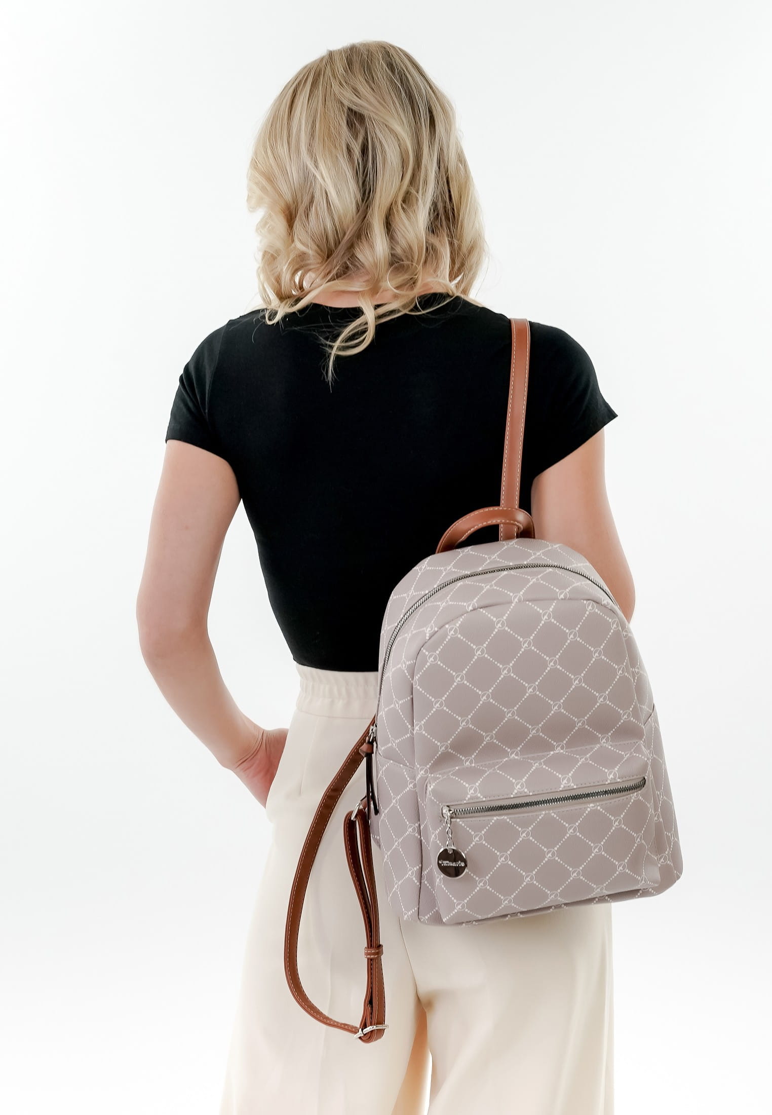 30111900_03 Tamaris Rucksack Anastasia groß Braun 30111900 taupe 900