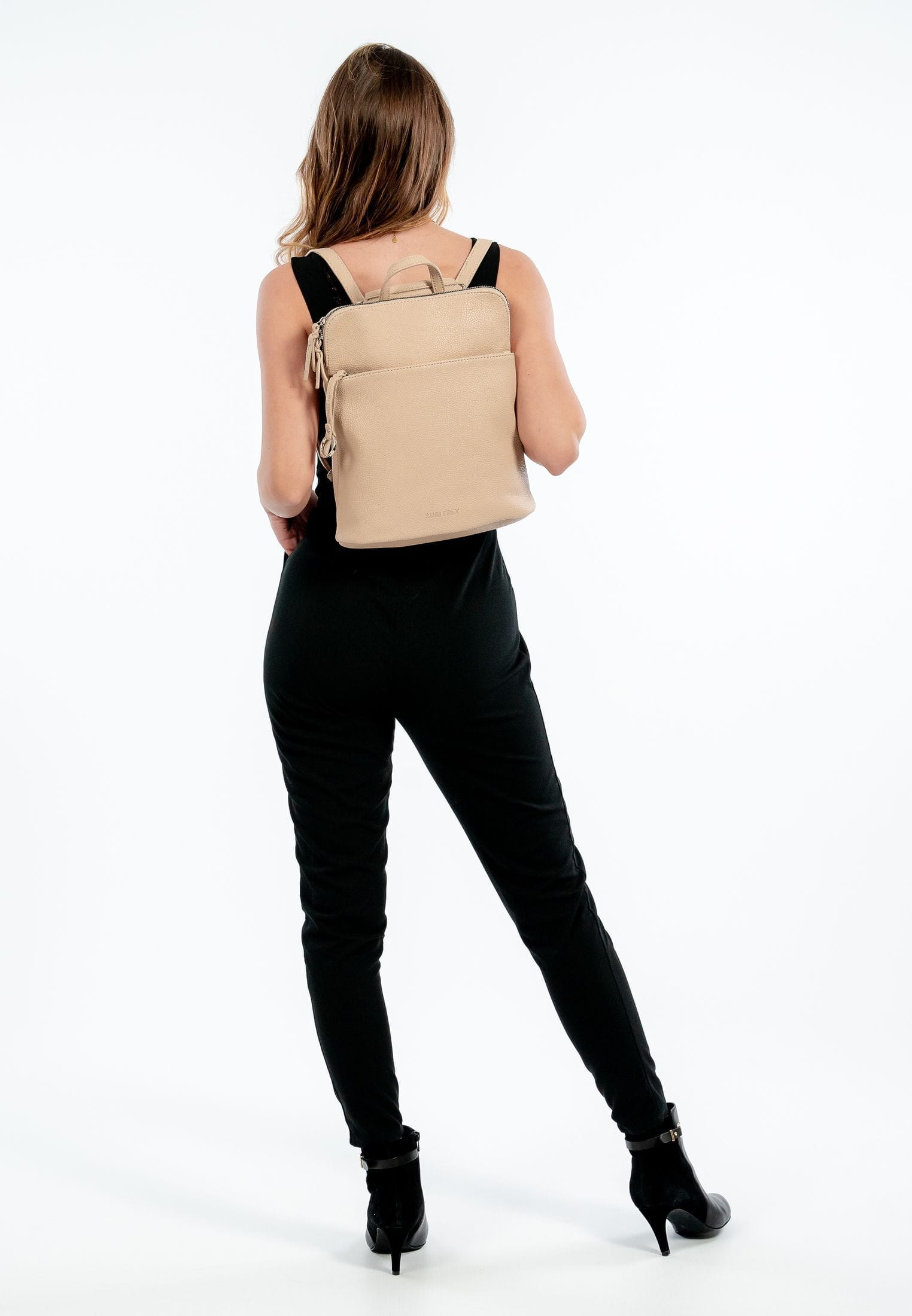 13606420_02 SURI FREY Rucksack Debby mittel Beige 13606420 sand 420