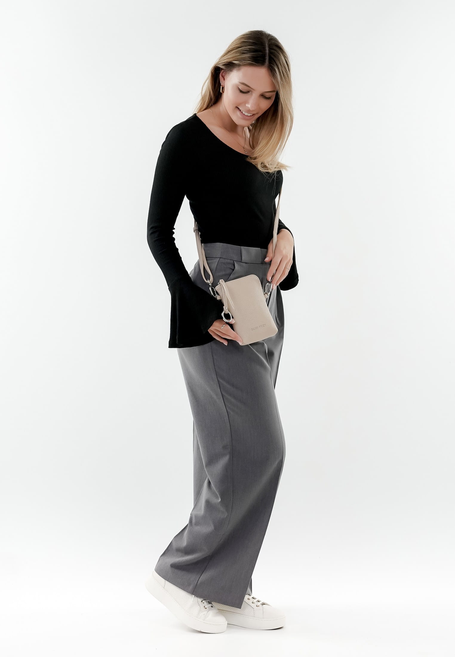 13607420_02 SURI FREY Handyetui SFY Debby Beige 13607420 sand 420