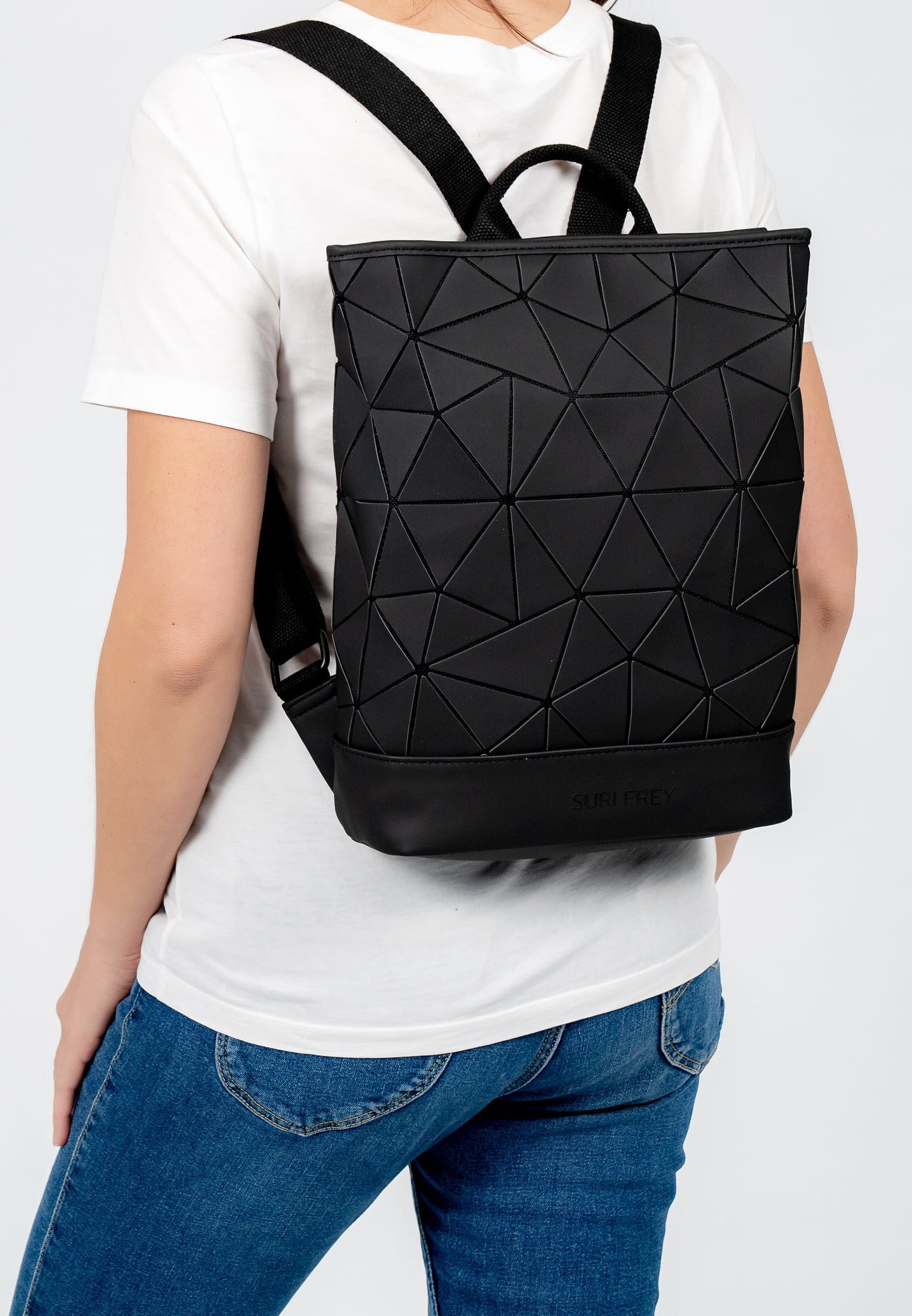 18040100_03 SURI FREY Rucksack SURI Sports Jessy-Lu mittel Schwarz 18040100 black 100