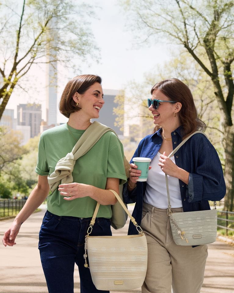 Entdecke die Welt von SURI FREY