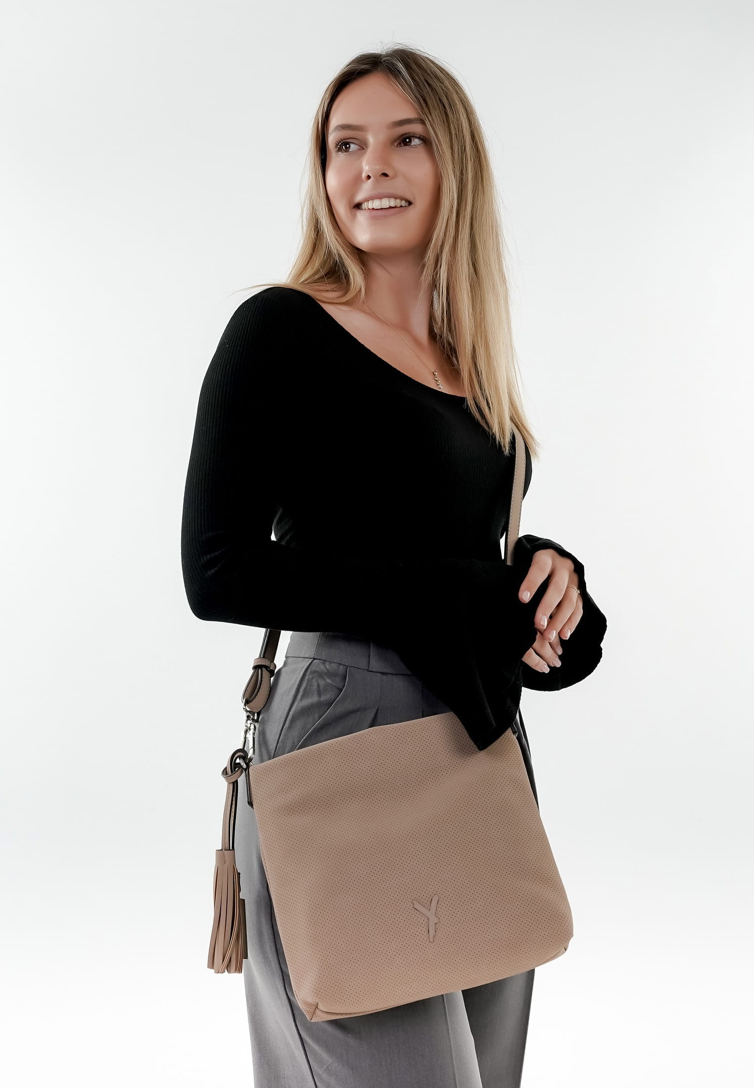 12402420_03 SURI FREY Umhängetasche SFY Romy Beige 12402420 sand 420
