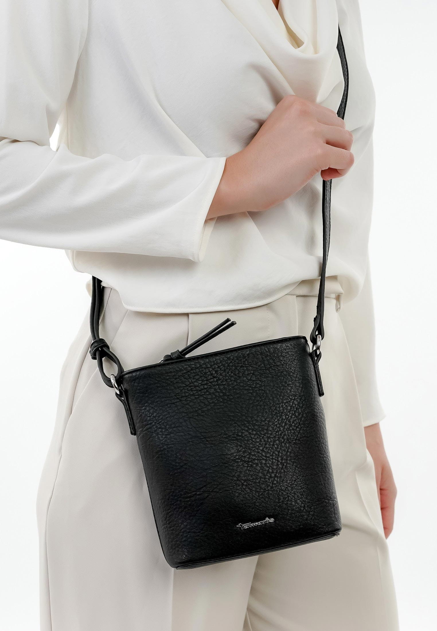 30444100_04 Tamaris Umhängetasche TAS Alessia klein Schwarz 30444100 black 100