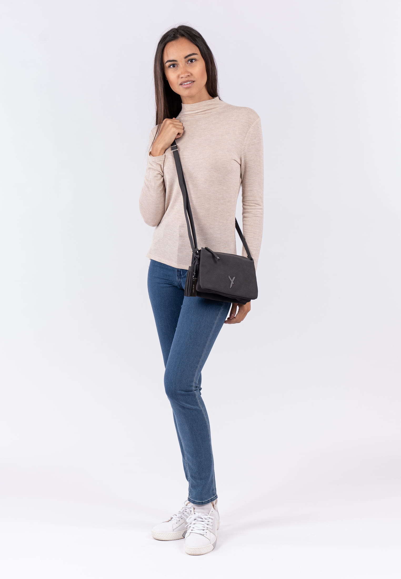 12401840_02 SURI FREY Umhängetasche Romy Basic klein Grau 12401840 darkgrey 840