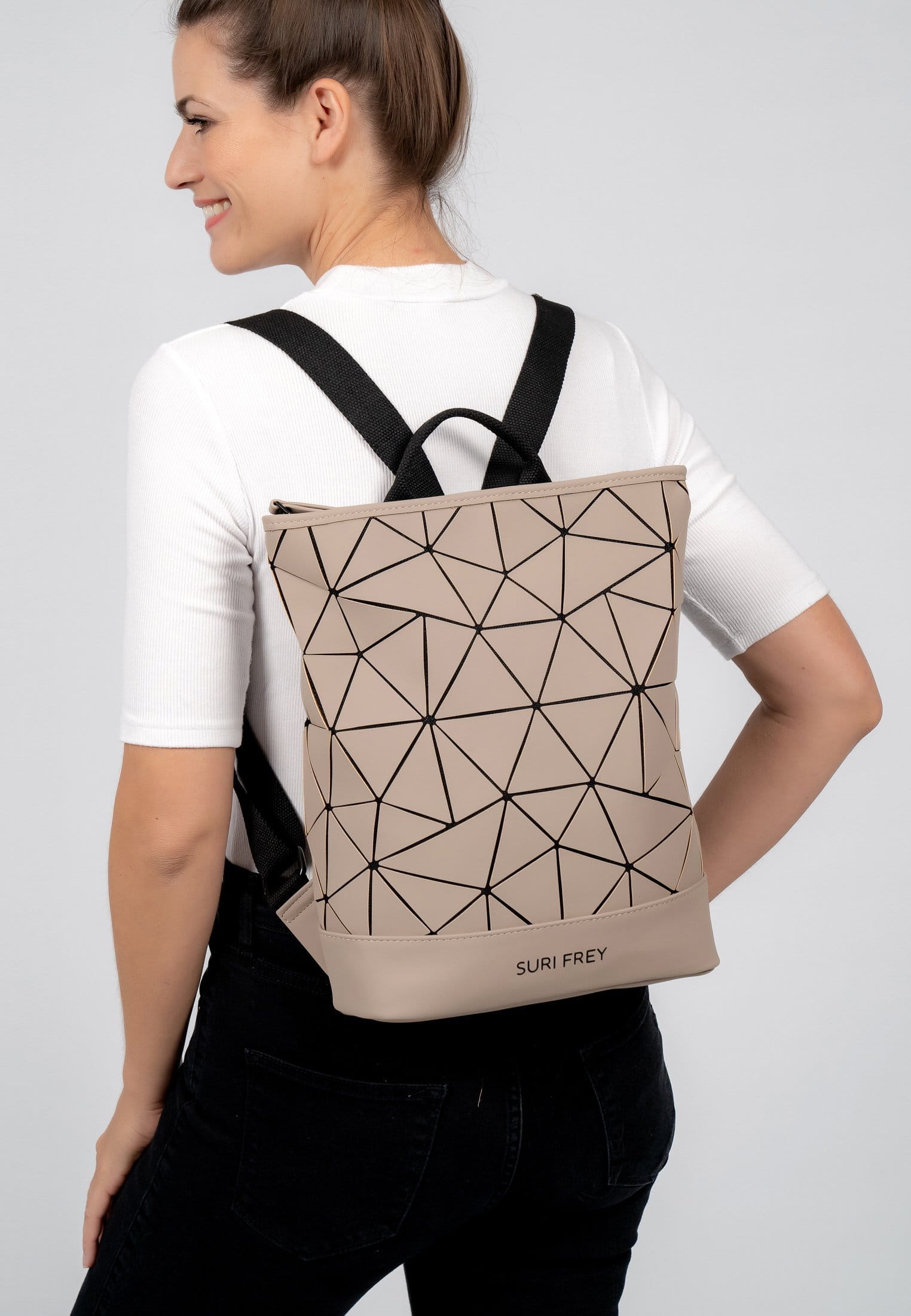 SURI FREY Rucksack SURI Sports Jessy-Lu mittel Beige 18040420 sand 420