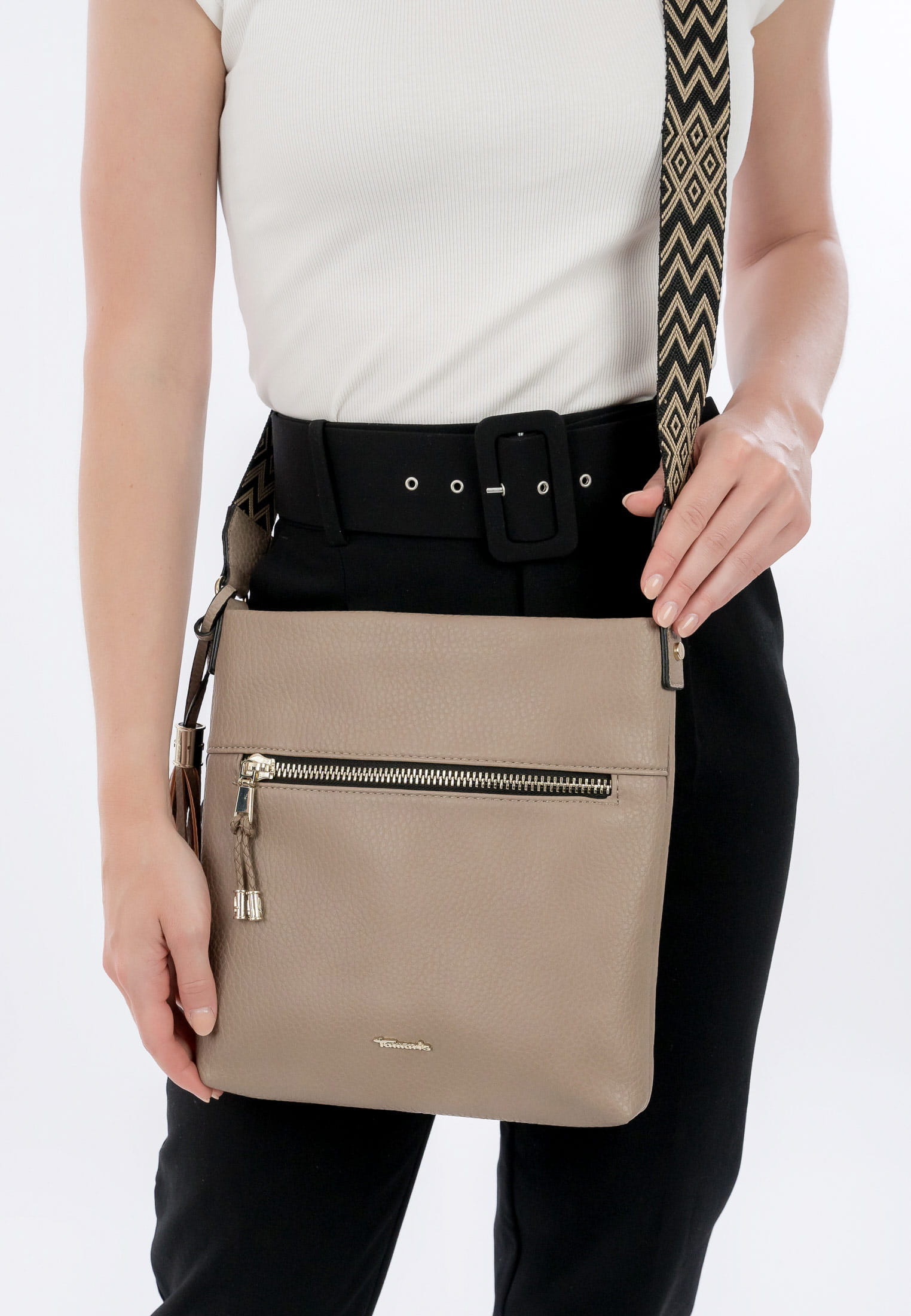 33181900_04 Tamaris Umhängetasche TAS Carissa Braun 33181900 taupe 900