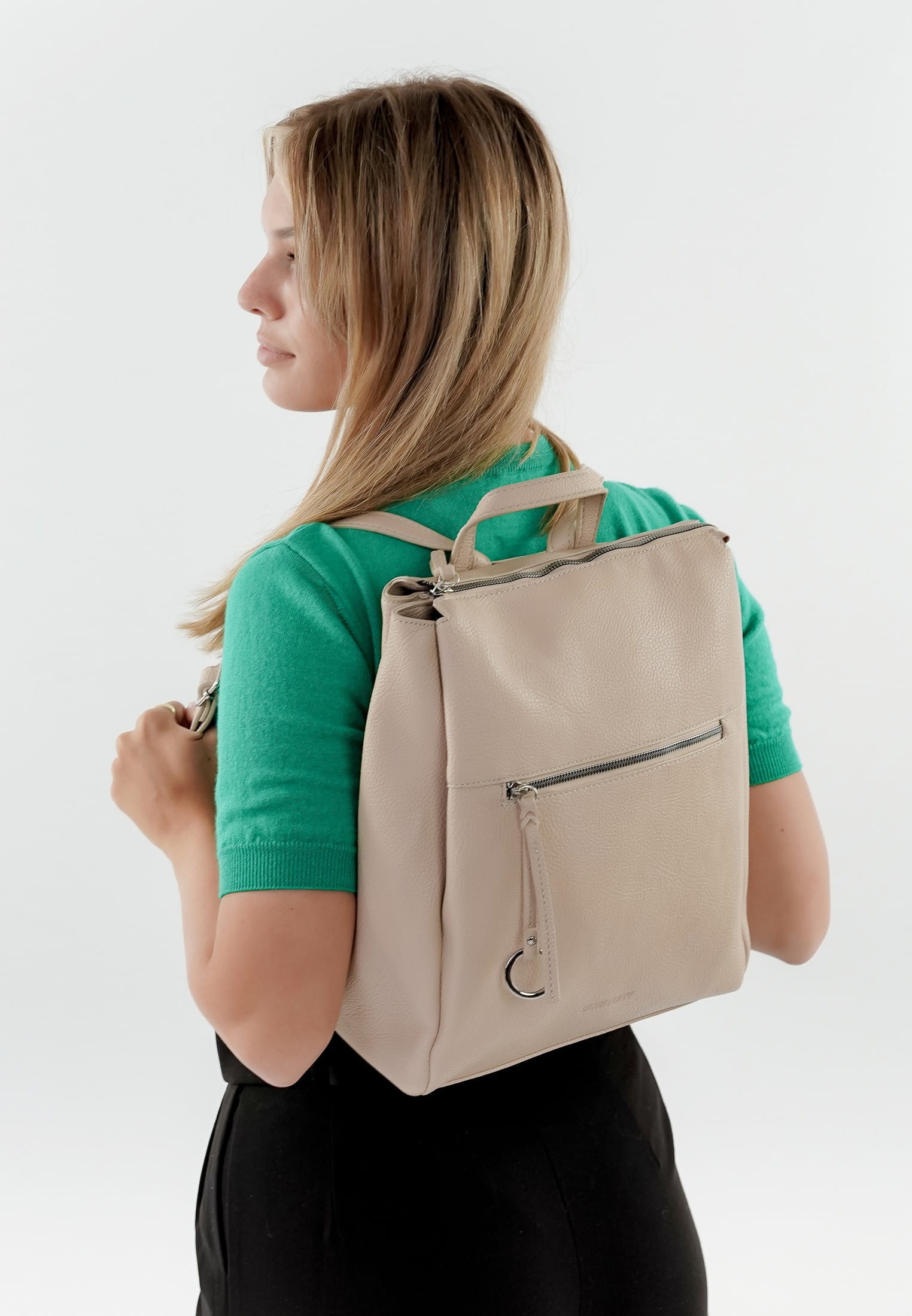 14141420_04 SURI FREY Rucksack SFY Debby mittel Beige 14141420 sand 420