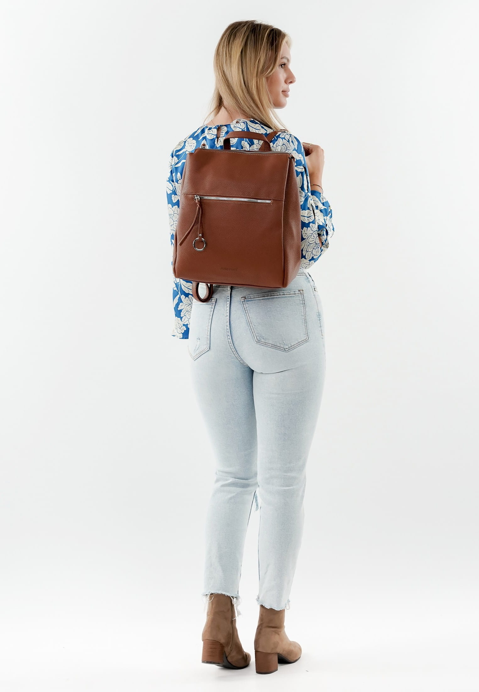 14141700_02 SURI FREY Rucksack SFY Debby mittel Braun 14141700 cognac 700