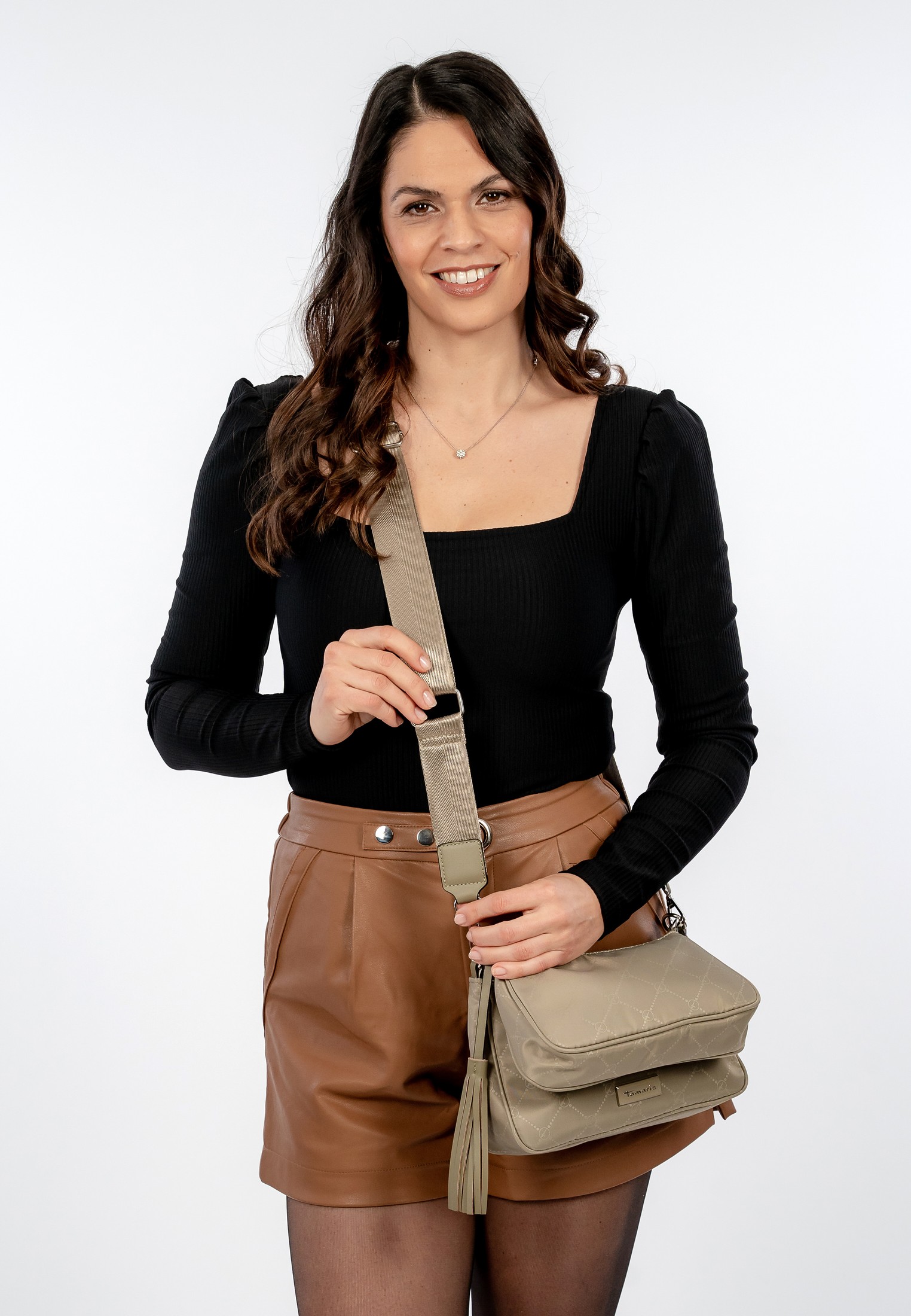 Tamaris Umhängetasche Lisa mittel Grün 32381910 khaki 910