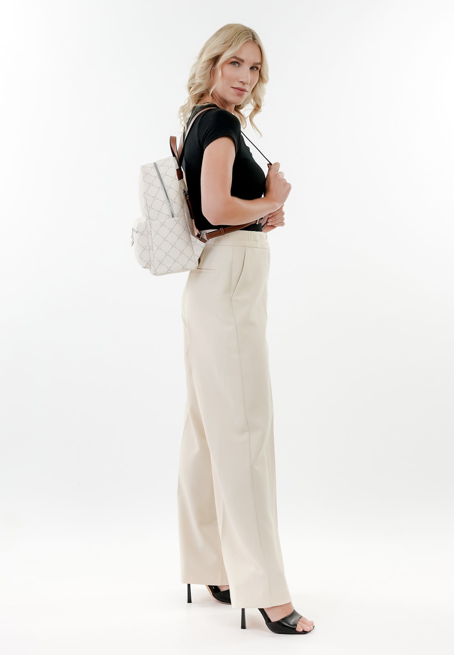 30111320_02 Tamaris Rucksack Anastasia groß Grau 30111320 ecru 320