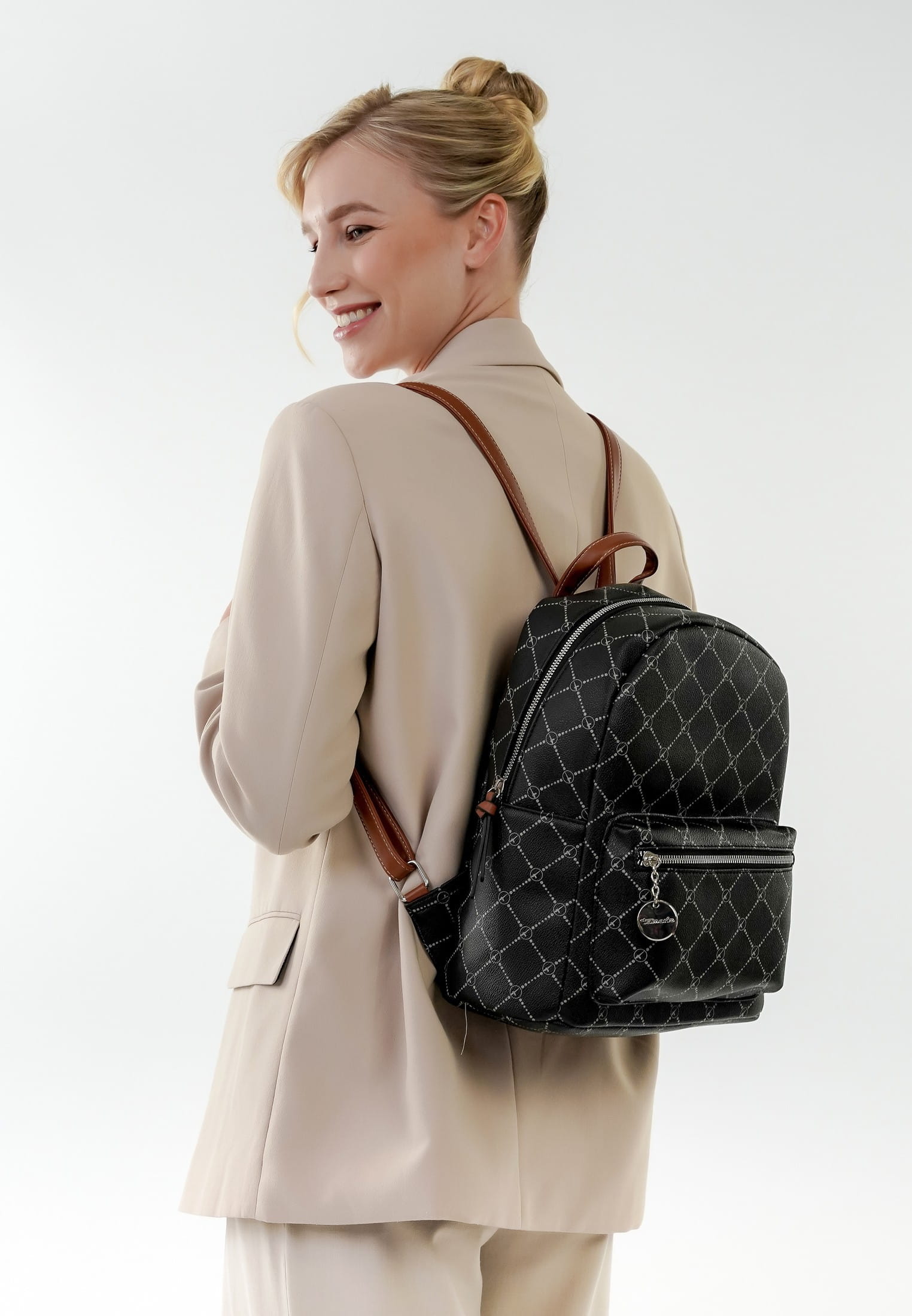 30111100_03 Tamaris Rucksack Anastasia groß Schwarz 30111100 black 100