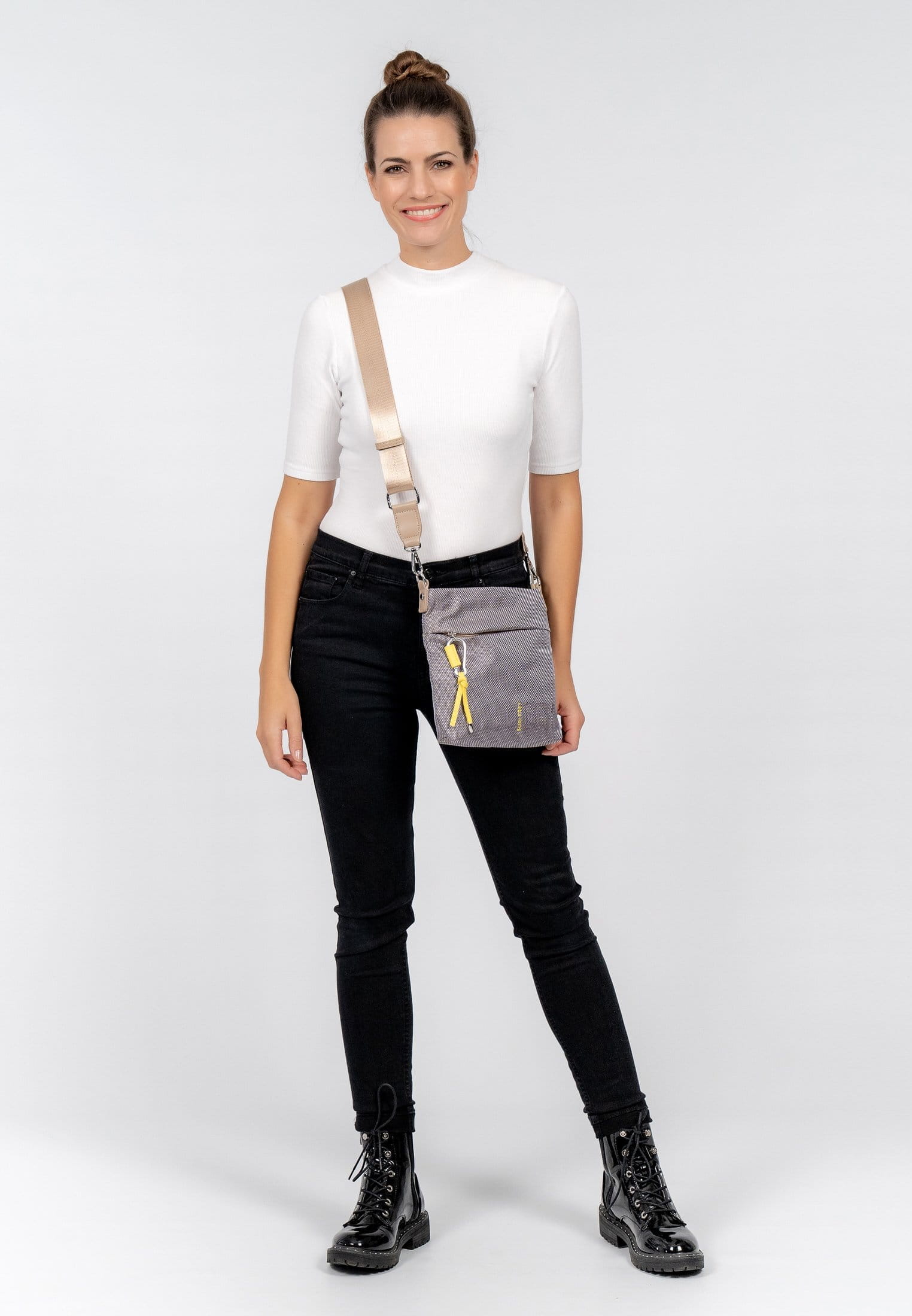 18023420_02 SURI FREY Umhängetasche SURI Sports Marry Beige 18023420 sand 420